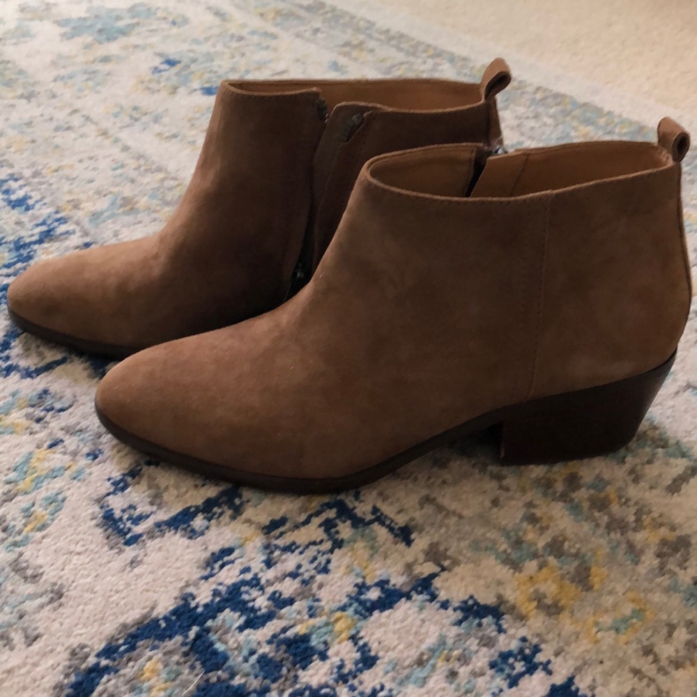 J.Crew Women’s Tan Suede Booties